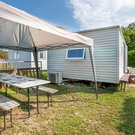 La Belle Perrochoise De Jen Camping