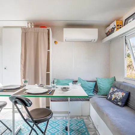 La Belle Perrochoise De Jen Camping *